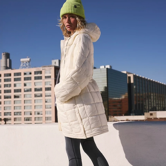 Free People Patricia Packable Poncho Puffer coat - Picture 2 of 6